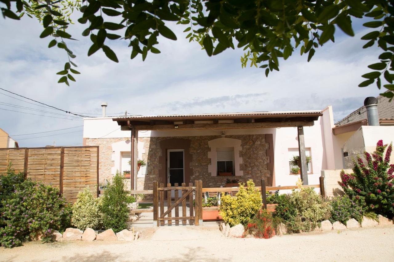 Вилла Casa Josep Camarles Экстерьер фото